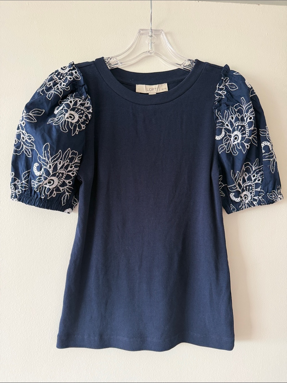 NWT LOFT Navy Embroidered Puff Sleeve Mixed Media Ribbed Top Blouse XSP